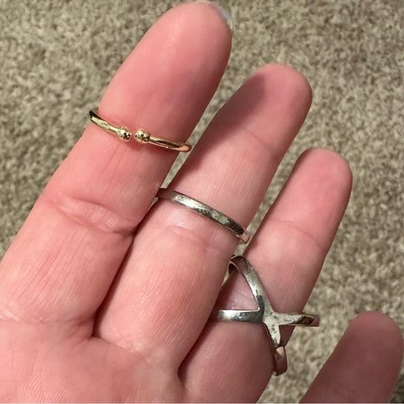 Fashion Rings - Picture 2 of 2